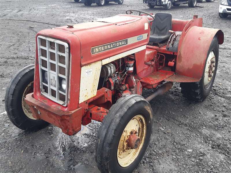 International Tractor 454