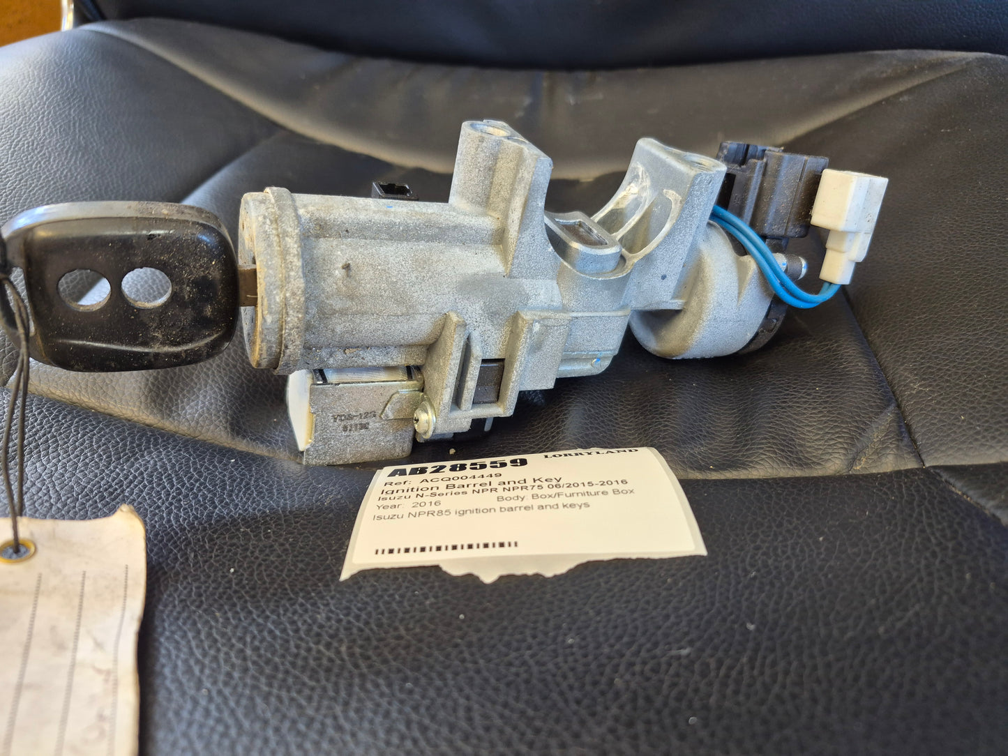 Isuzu N-Series NPR NPR85 - Ignition Barrel and Key