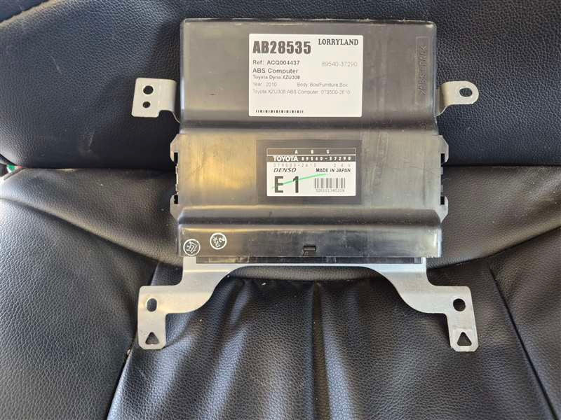 Toyota Dyna XZU308 XZU308-1007437 - ABS Computer PN: 89540-37290