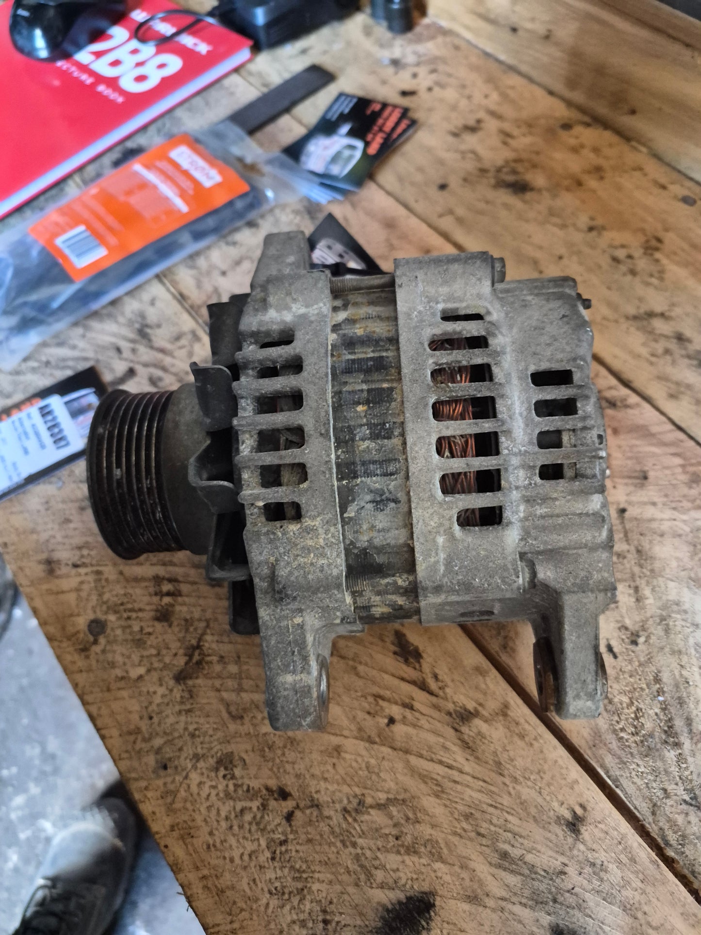 Mazda Titan LJR85 - Alternator