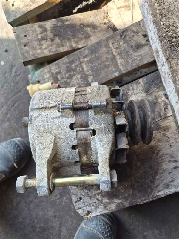Isuzu N-Series NRR NRR32 - Alternator