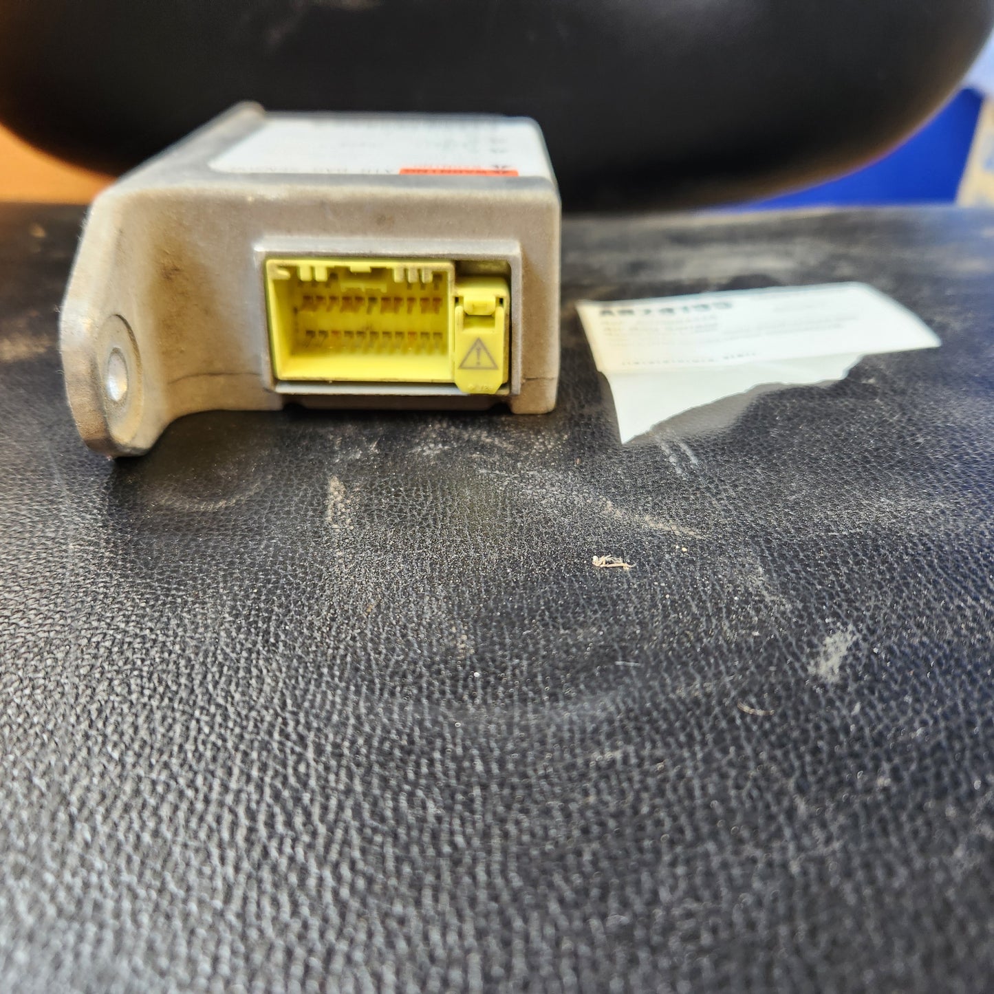 Mazda Titan LJR85 - Airbag Sensor PN: ACU4-1