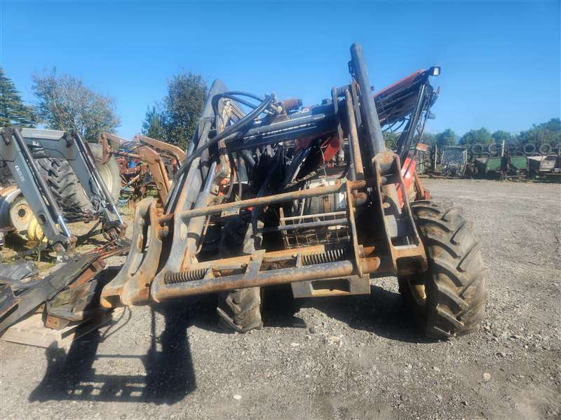1998 New Holland Tractor L85...