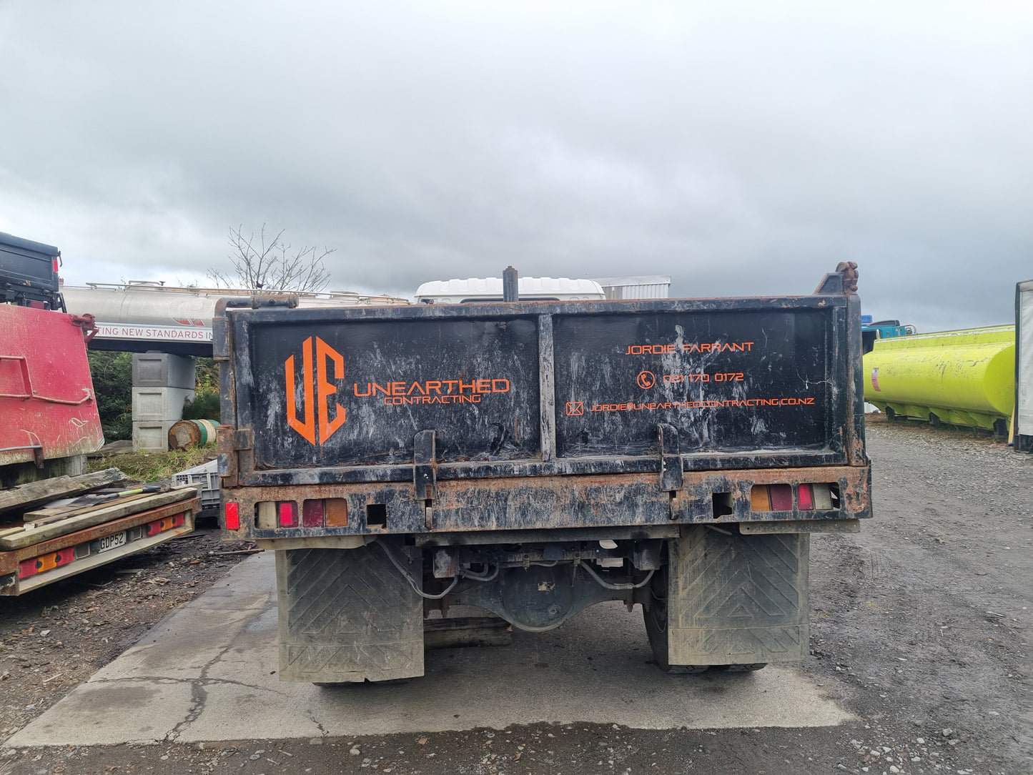 Isuzu F-Series FRR FRR33/FRR500 - Tipping Deck