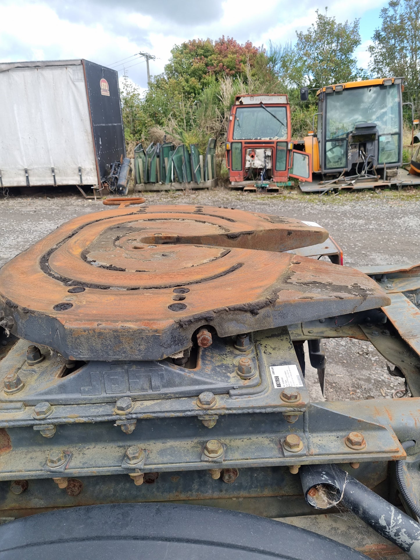 Nissan Condor PK PK220 - Turn Table