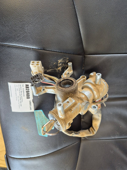 Isuzu N-Series NPR NPR66L-7425078 - Ignition Barrel and Key
