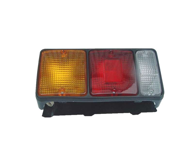 Mitsubishi Fuso Fighter FK4/FM5 1985-1996 - Left Taillight PN: MB0319L