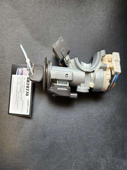 Toyota Dyna XZU605 XZU605-0017701 - Ignition Barrel and Key PN: ignition barrel with key