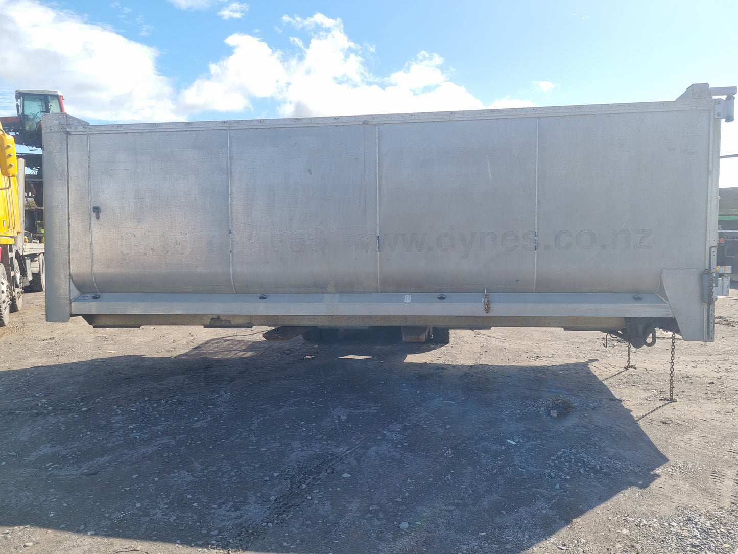 Hino 700 Series All Series JHDFS1E 700 SERIES - Tipping Deck PN: alloy bathtub