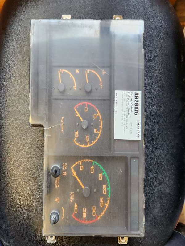 Isuzu F-Series FRR FRR32HB-3003674 - Instrument Cluster PN: 69873-830