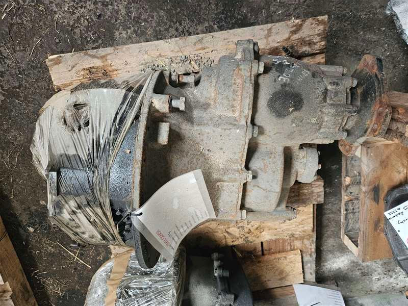 Isuzu C Series CXH450 xxxxxx - Front Diff Head  PN: 124
