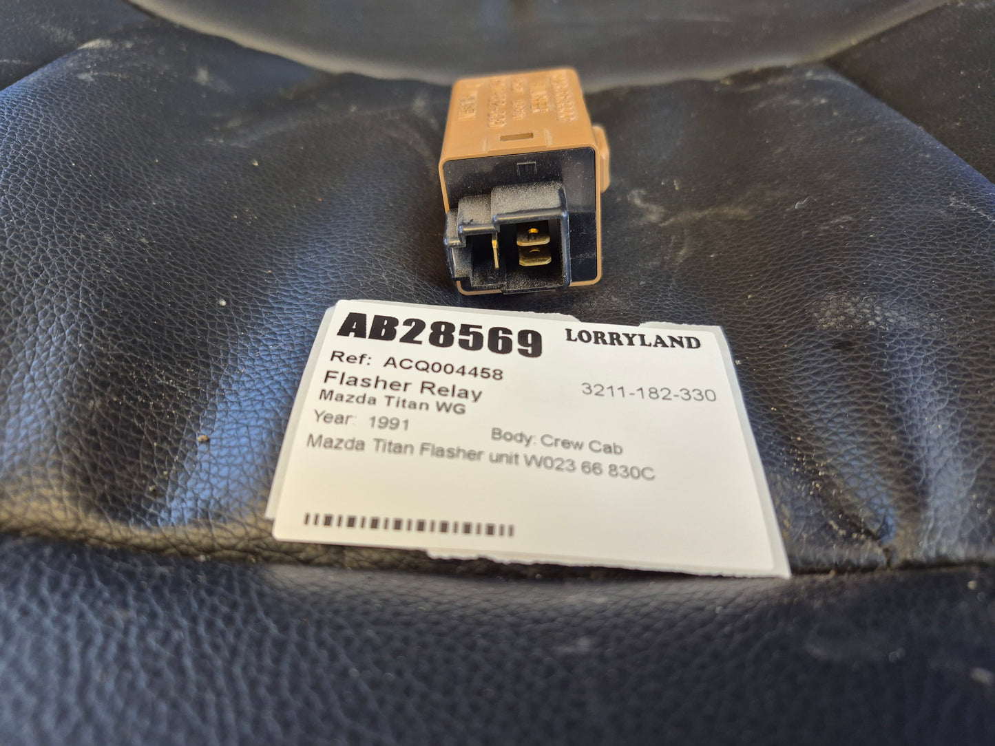 Mazda Titan WG wgl4t-121826 - Flasher Relay PN: 3211-182-330