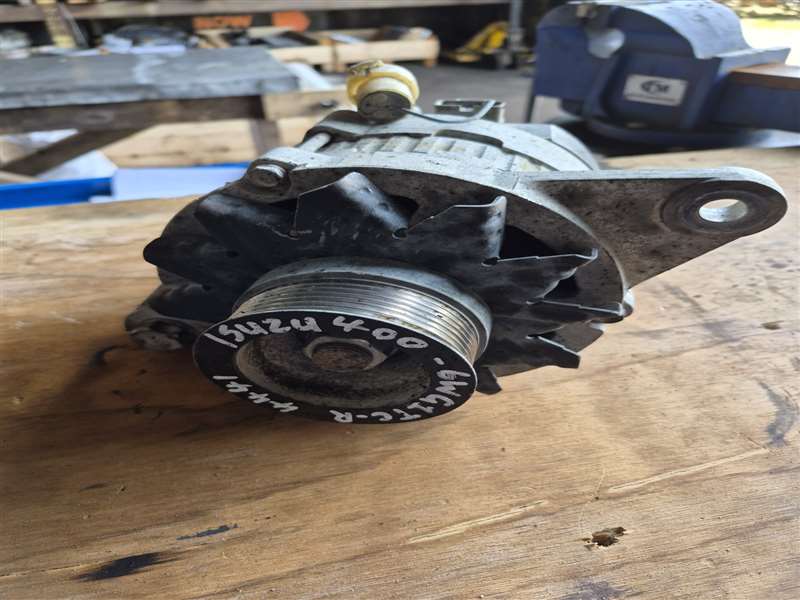 Isuzu Giga 1997-on CYZ400 - Alternator