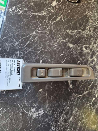 Isuzu N-Series NPR NPR66L-7425078 - Right Front Window Switch