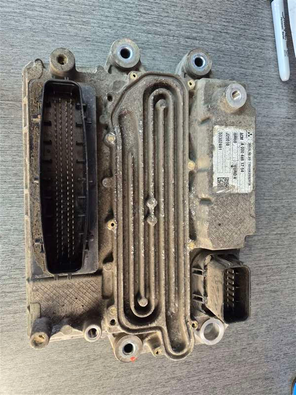 Mitsubishi Fuso Fighter FM FM67FM2RFAM6X2 - ECU PN: A 000 446 17 54