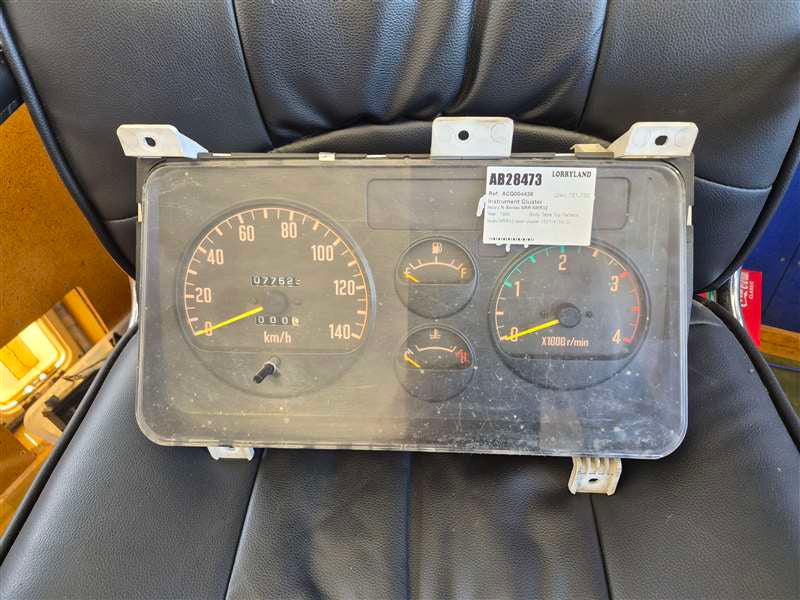 Isuzu N-Series NRR NRR32 - Instrument Cluster PN: (24v) 781-730