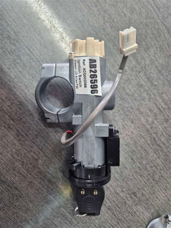 Nissan Atlas F24 tzf24-015354 - Ignition Switch