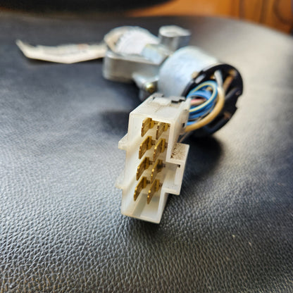 Isuzu Giga 1997-on CYJ400 - Ignition Barrel and Key PN: Barrel with Key