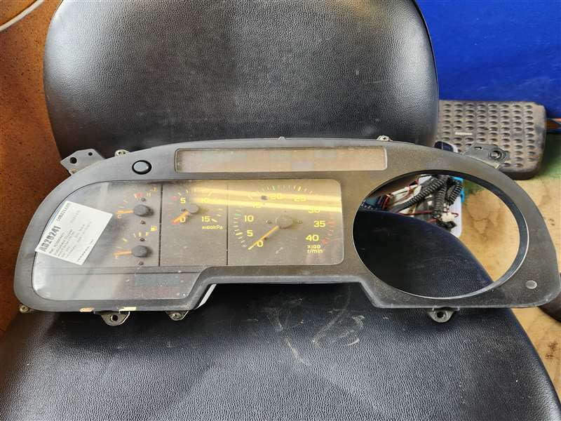 Isuzu F-Series FTR FTR750 - Instrument Cluster PN: 69683-870