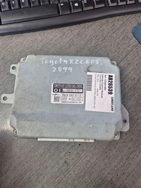 Toyota Dyna XZC605 xzc605-002198 - Vehicle Control Module