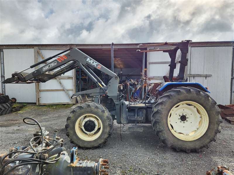 2006 New Holland Tractor TL80,.,.