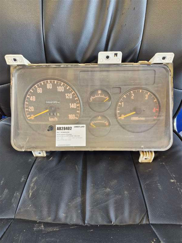 Isuzu N-Series NPR NPR66L-7425078 - Instrument Cluster