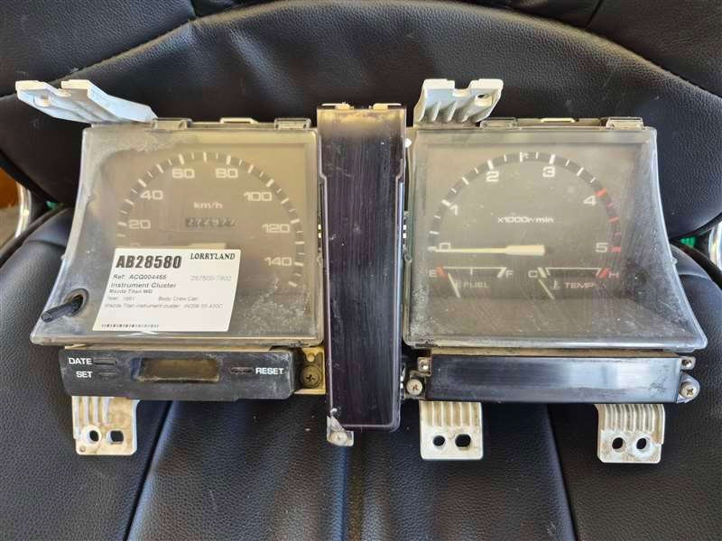Mazda Titan WG wgl4t-121826 - Instrument Cluster PN: 257500-7902