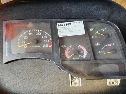 Mitsubishi Fuso FK FK195 FK617KPOOO32 - Instrument Cluster PN: Mc899801