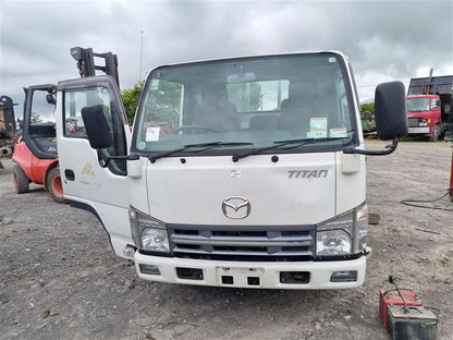 2014 Isuzu N-Series NMR MNR85