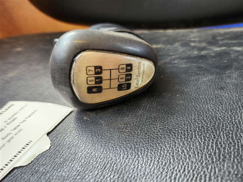 Hino 500 Series X15334 - Gearshift Surround/Trim PN: 8 speed eaton gear knob