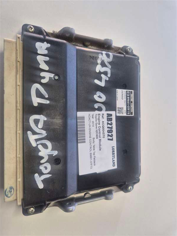 Toyota Dyna XZC605 XZU605 - Engine Control Module