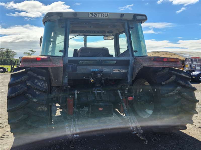 1999 Massey Ferguson Tractor 4235