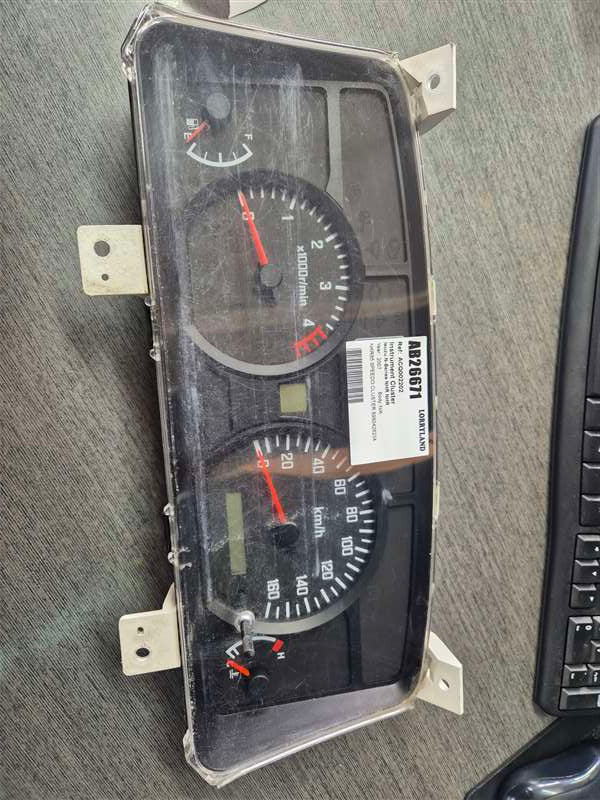 Isuzu N-Series NHR nmr85-7002739 - Instrument Cluster