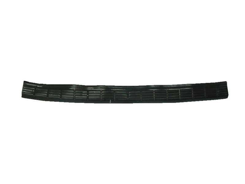 Isuzu GIGA 1997-on - Centre Bumper Protector PN: IZ0910