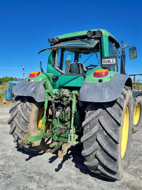 John Deere Tractor 6820