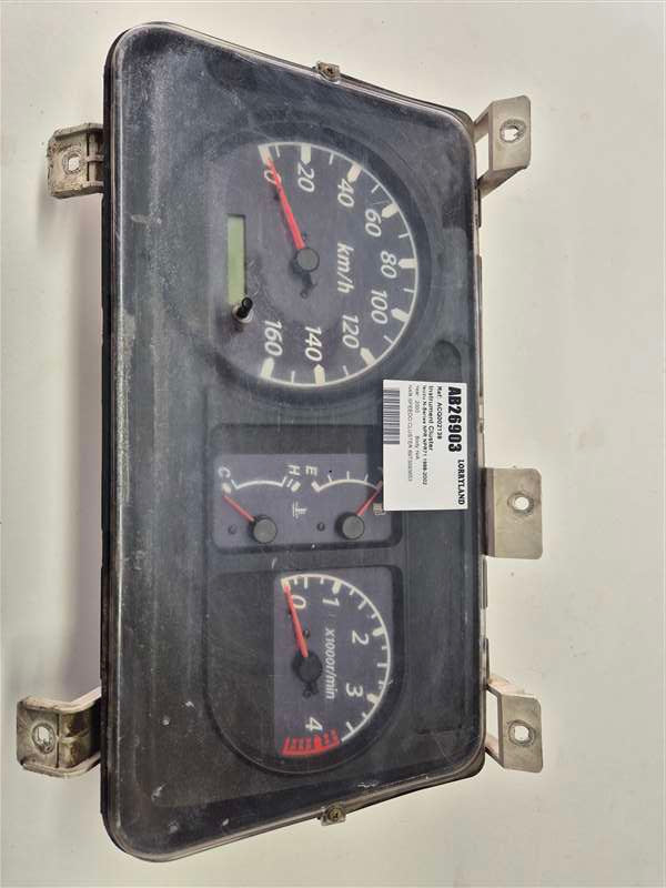 Isuzu N-Series NPR nkr81e 7011293 - Instrument Cluster
