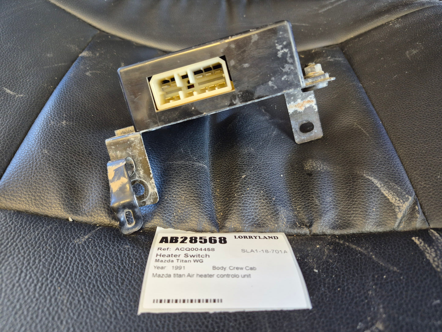 Mazda Titan WG wgl4t-121826 - Heater Switch PN: SLA1-18-701A
