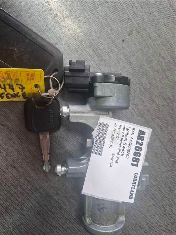 Isuzu N-Series NHR nmr85-7002739 - Ignition Switch