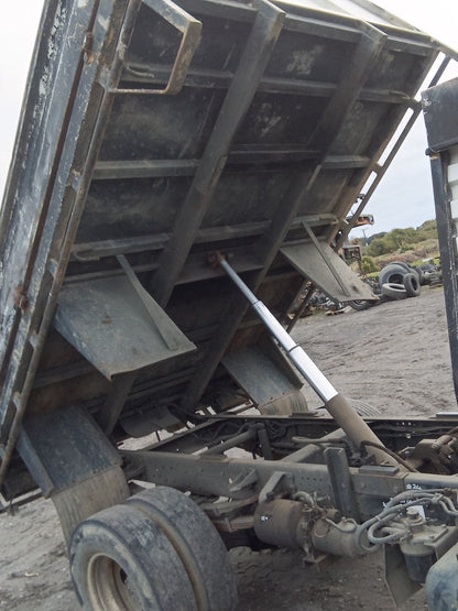 2010 Mitsubishi Canter KJ00356 - Farm trailer project PN: