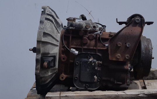 1996 Toyota Dyna BU102 bu102-0105020- Trans/Gearbox PN: 2910