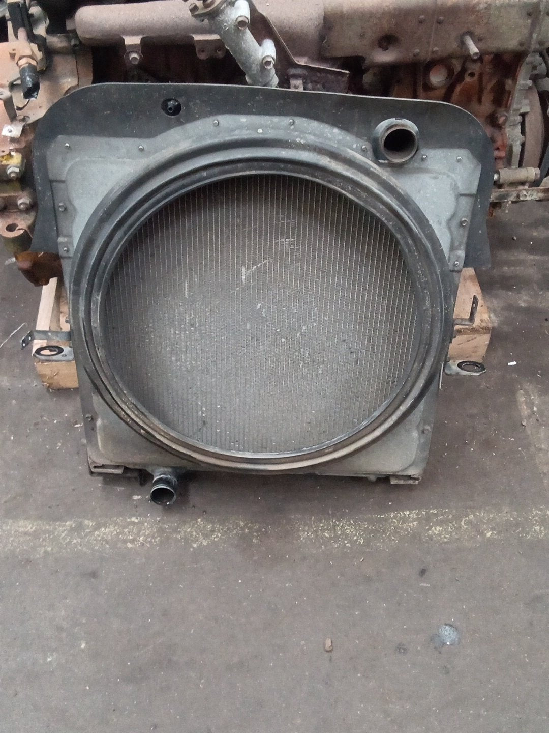 2005 Isuzu F-Series 2003-2007 000179- Radiator PN: 300882