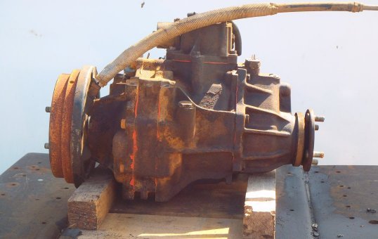 1991 Toyota Dyna BU72 bu72-0003076- Trans/Gearbox PN: 2366