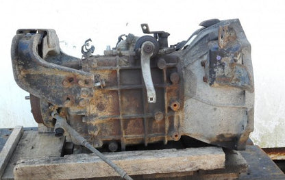 1999 Toyota Dyna BU306 bu306-0001840- Trans/Gearbox PN: 2569