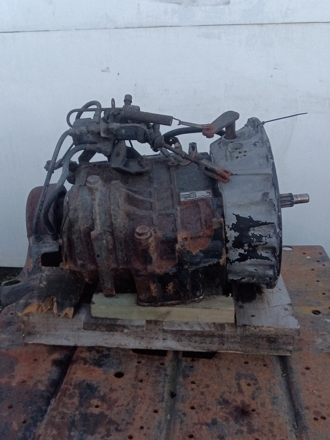 1997 Isuzu Forward FRR33L3S- Trans/Gearbox PN: