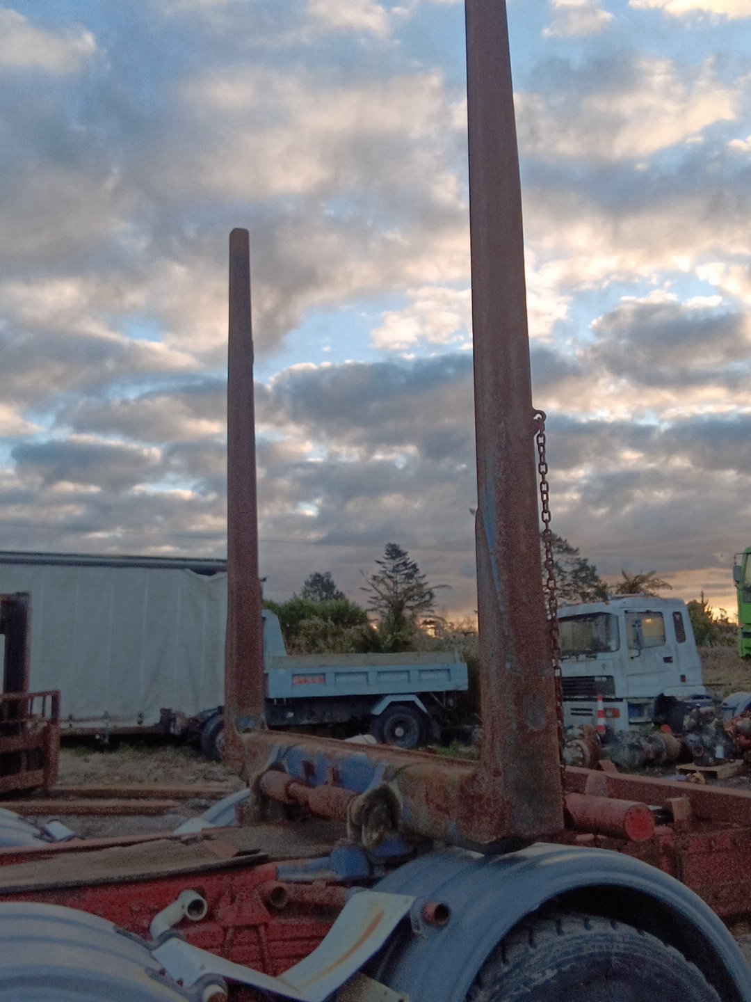 2000 fh12- log bolsters PN:
