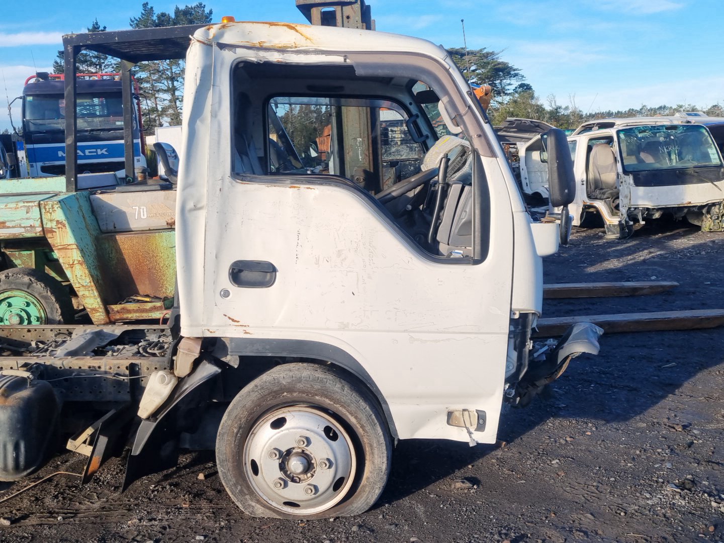 2015 Isuzu Elf NJR85