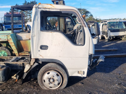 2015 Isuzu Elf NJR85