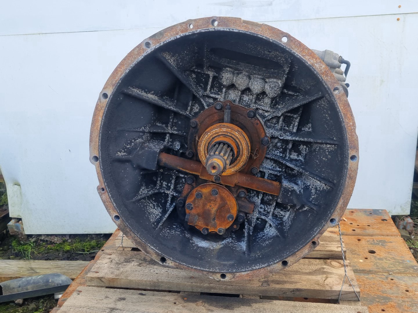 2004 Mitsubishi Fuso Super Great FS FP547- Trans/Gearbox PN: m120 5x2