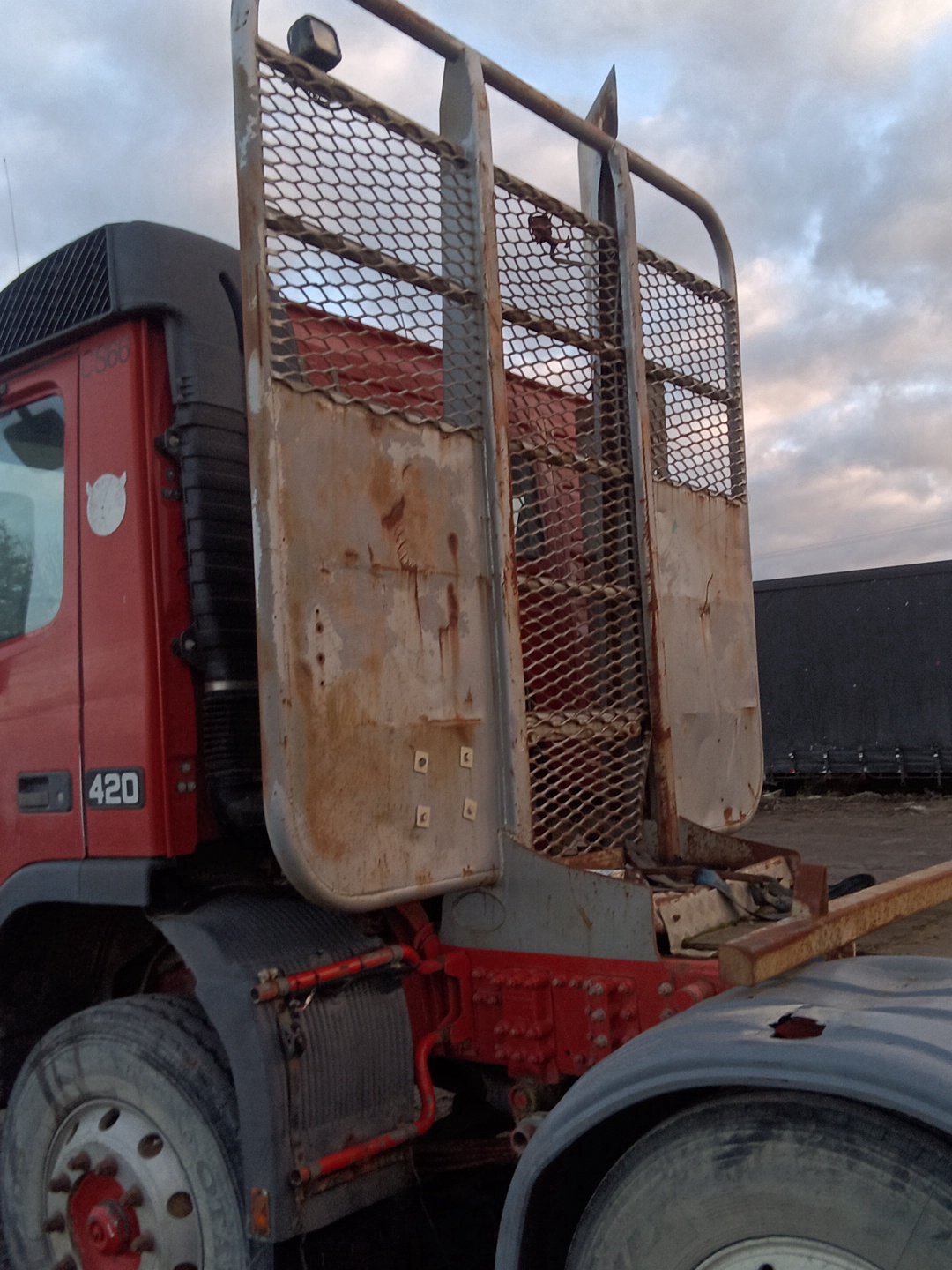 2000 fh12- log bolsters PN: