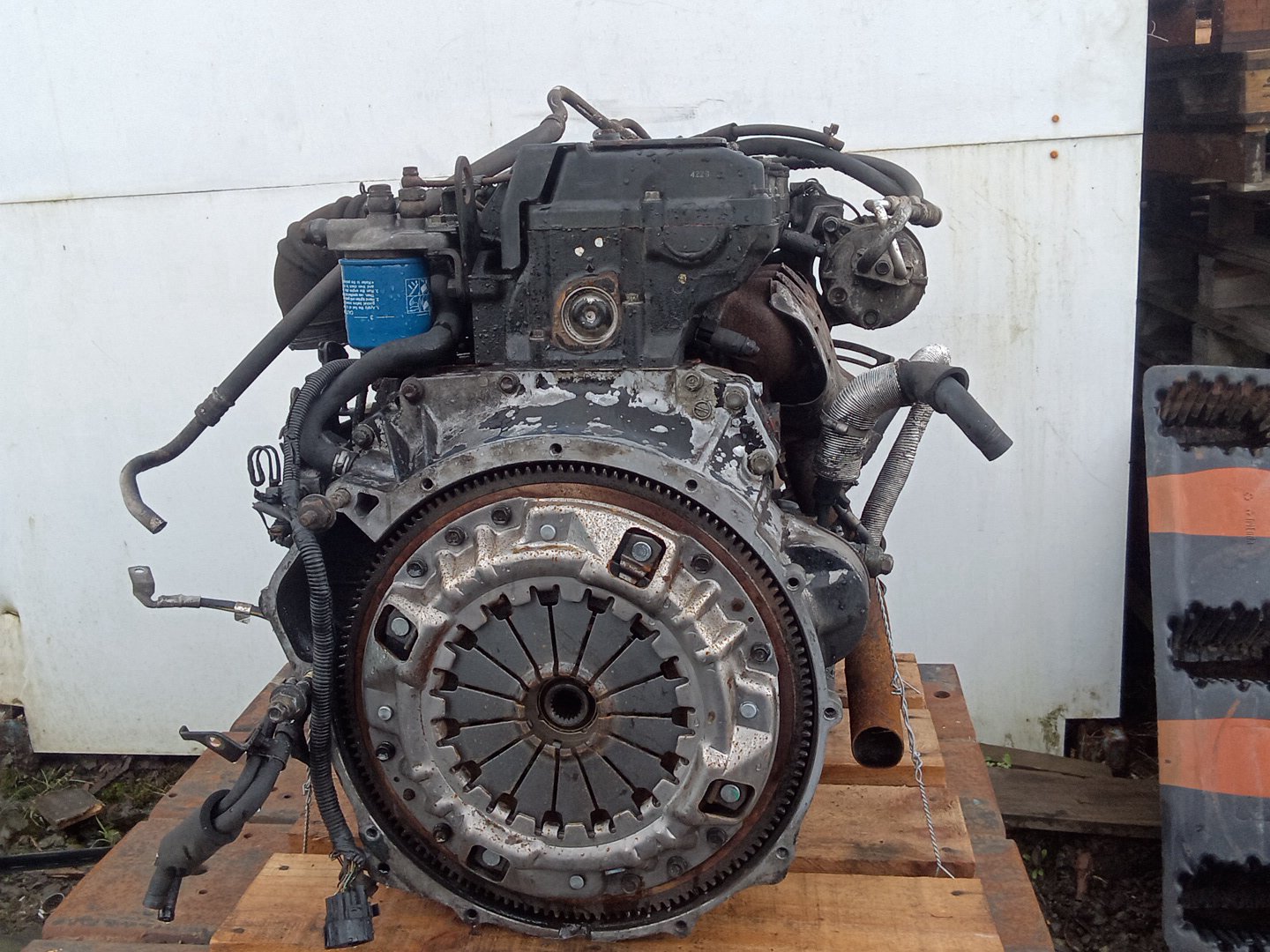 1996 Isuzu Elf NKR66E - Engine PN: 4hf1 inline fuel pump